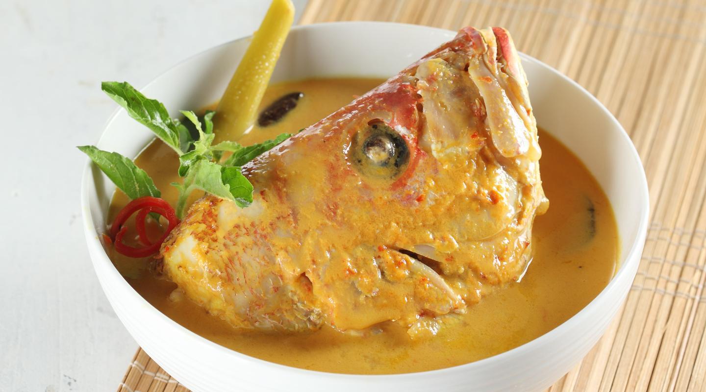 Gulai Kepala Ikan: Kuah Santan Kaya Rempah dengan Sensasi Gurih yang Menggoda