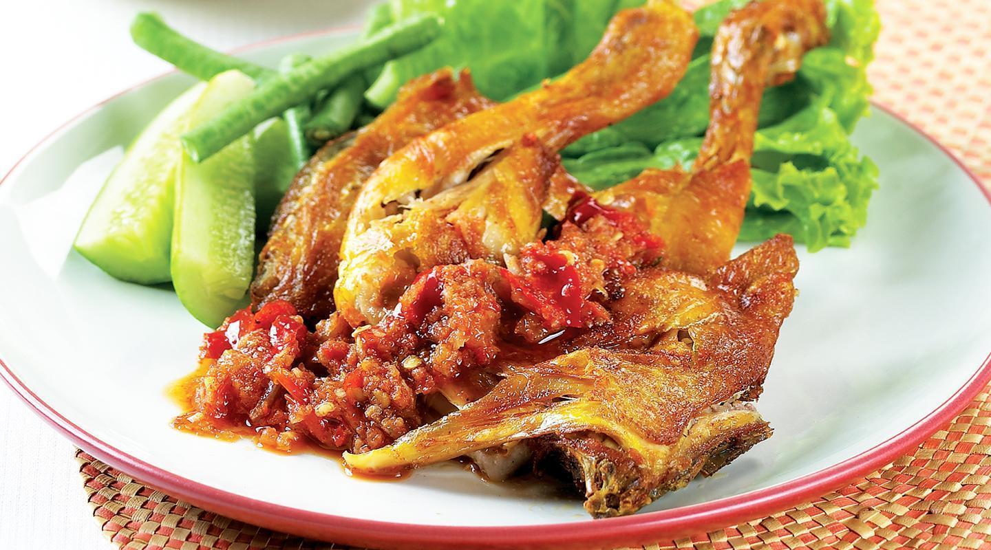 Ayam penyet | primarasa.co.id